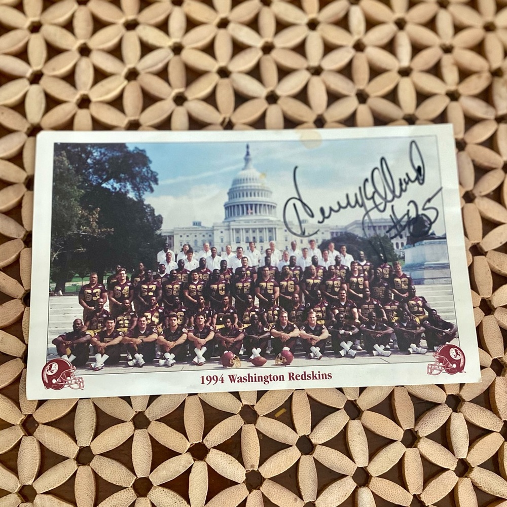 1994 AUTOGRAPHED HENRY ELLARD WASHINGTON REDSKINS #85 TEAM PHOTO